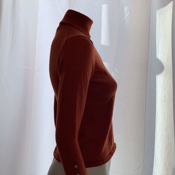 Italian Wool orange turtleneck sweater. Medium - Picture 5 of 11